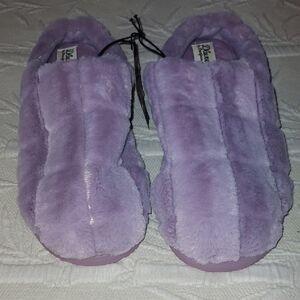 Deluxe By Dreamfoam Slippers NWT
